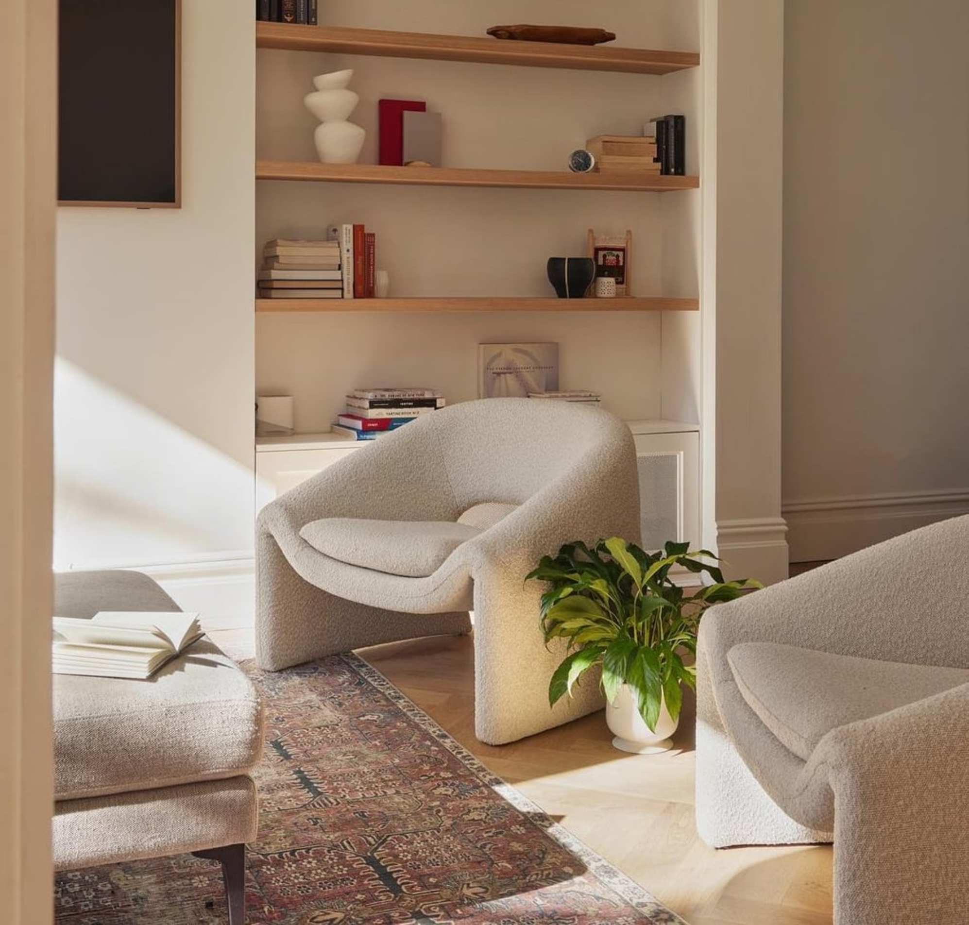 12 Best Comfortable Reading Chairs | Castlery Australia